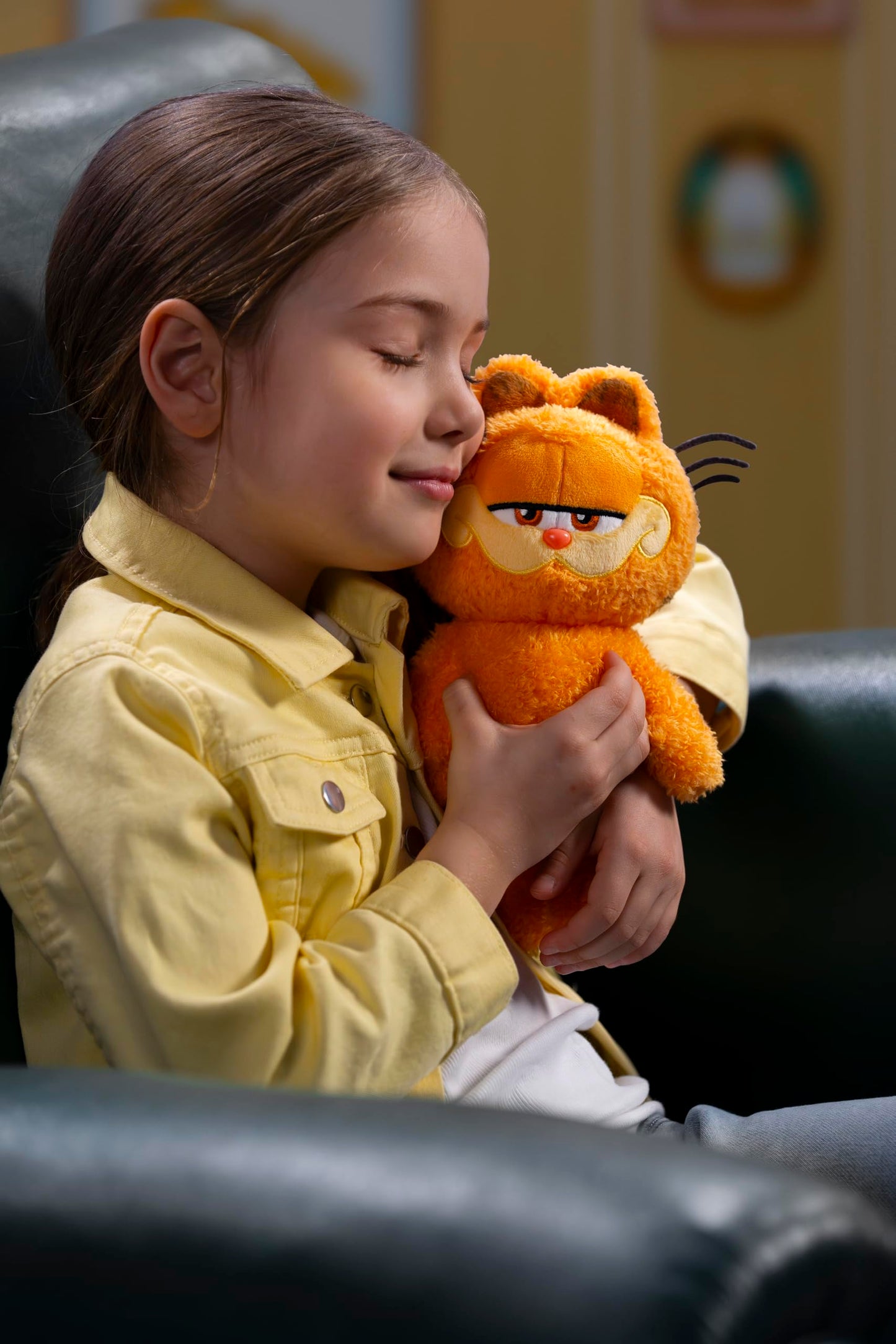 Goliath Classic Garfield 8-Inch Plush | Soft, Collectible Gift for Fans