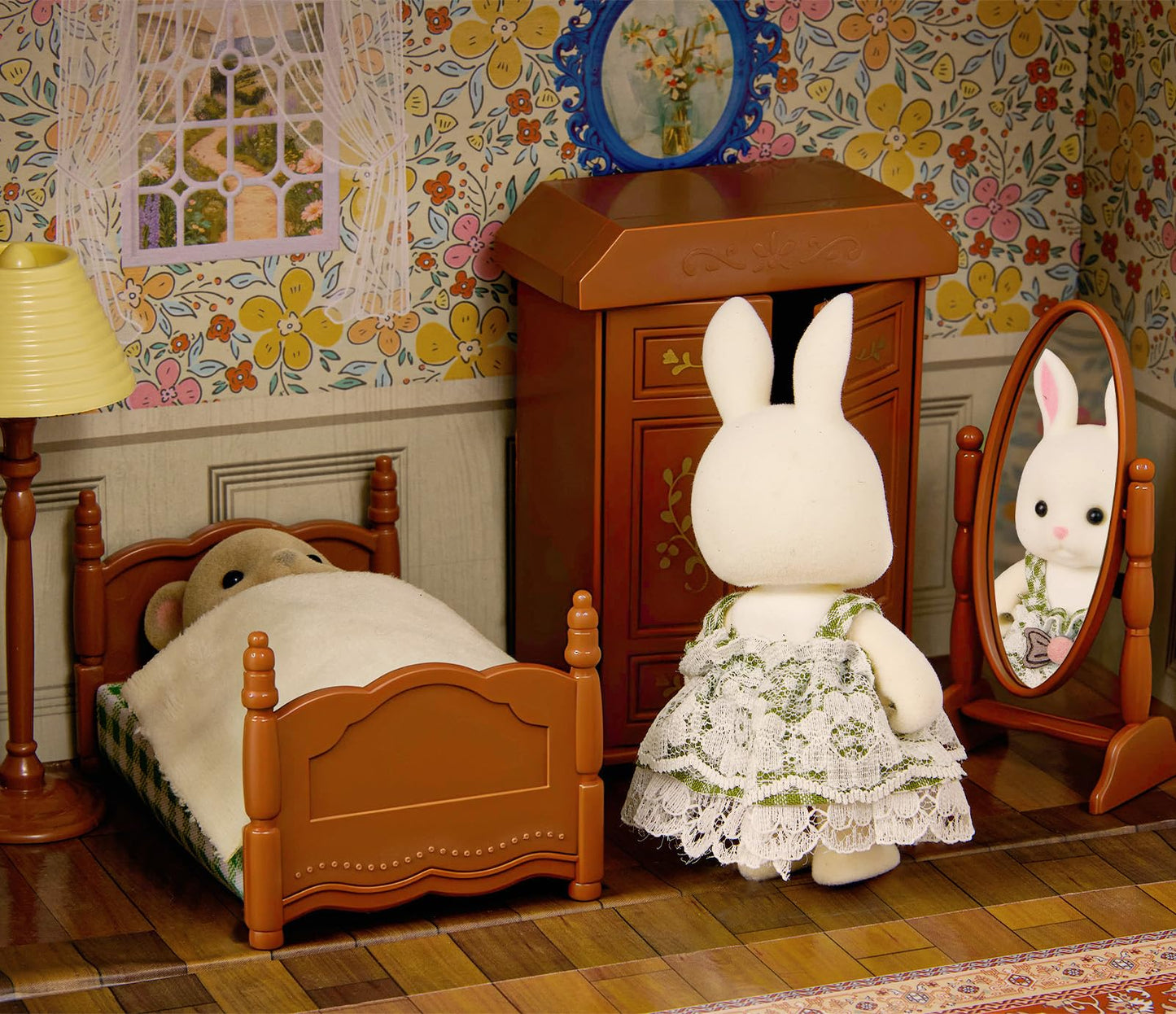 Golray Dollhouse Suitcase Set: Portable Bedroom Furniture for Kids (2 Dolls, Bed, Lamp, Wardrobe, Piano)