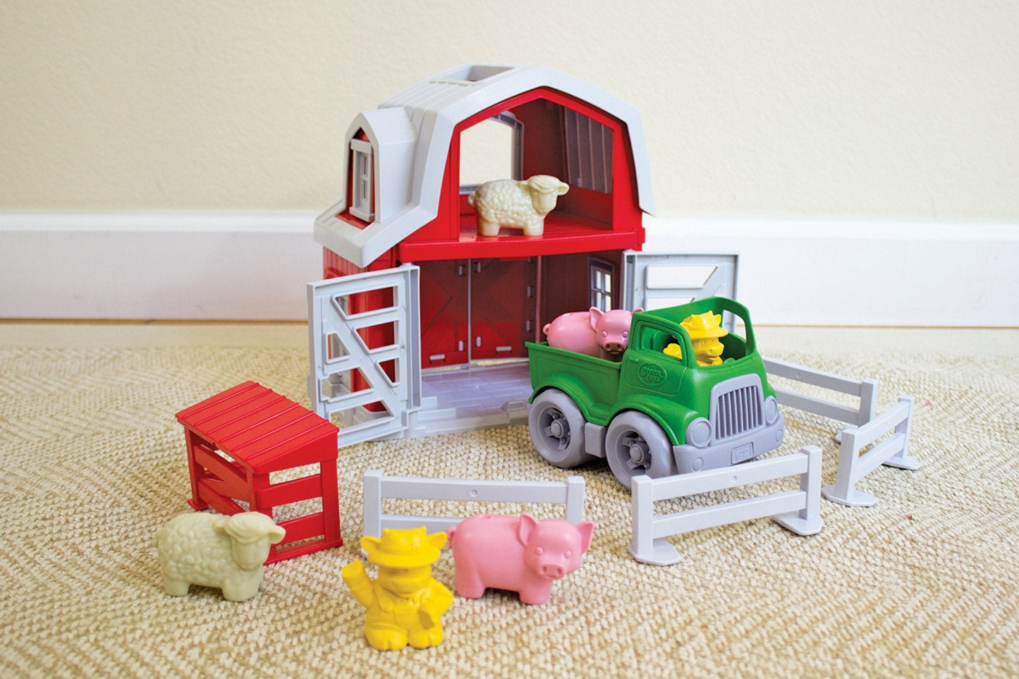 Green Toys Farm Playset - 13-Piece Pretend Play Set | Made in USA, Recycled Plastic