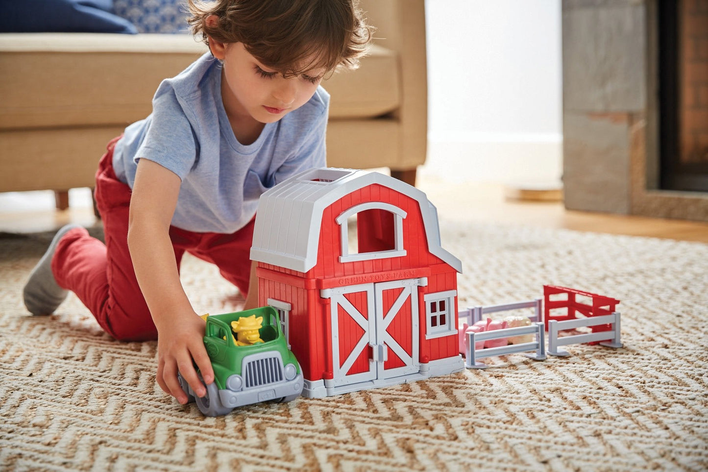 Green Toys Farm Playset - 13-Piece Pretend Play Set | Made in USA, Recycled Plastic