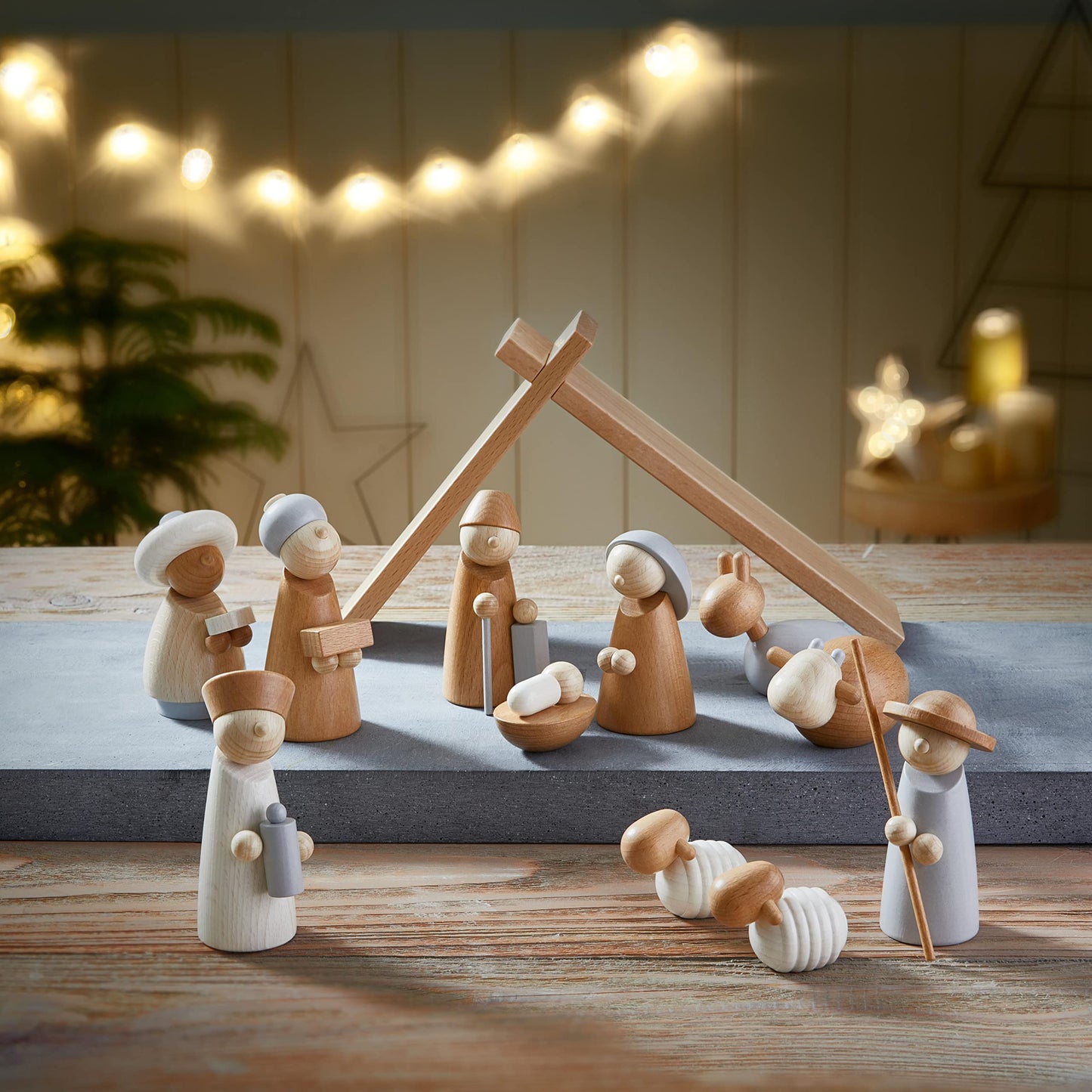 HABA Wooden Nativity Set – Family Keepsake Manger Scene, 13 Beechwood Figures, Made in Germany