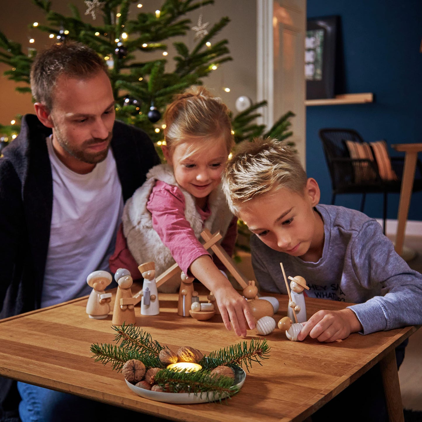 HABA Wooden Nativity Set – Family Keepsake Manger Scene, 13 Beechwood Figures, Made in Germany