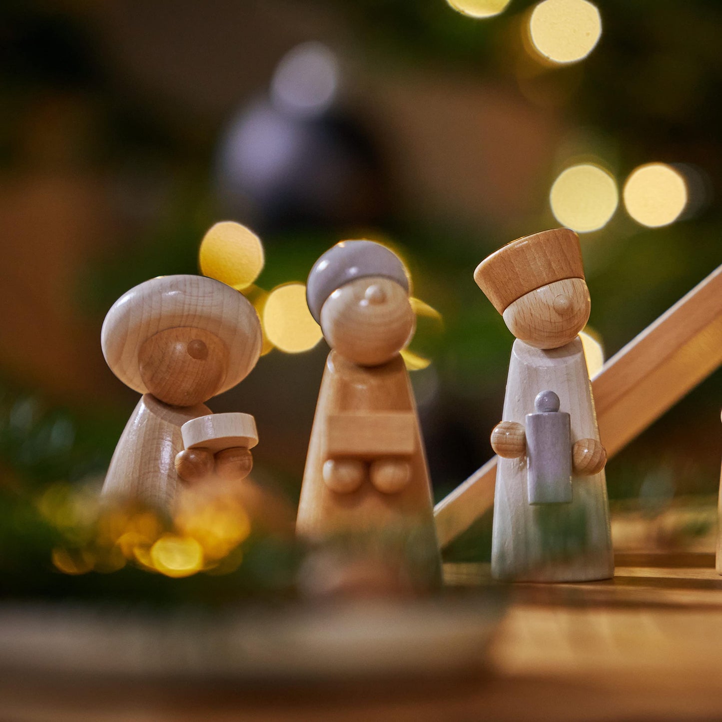 HABA Wooden Nativity Set – Family Keepsake Manger Scene, 13 Beechwood Figures, Made in Germany