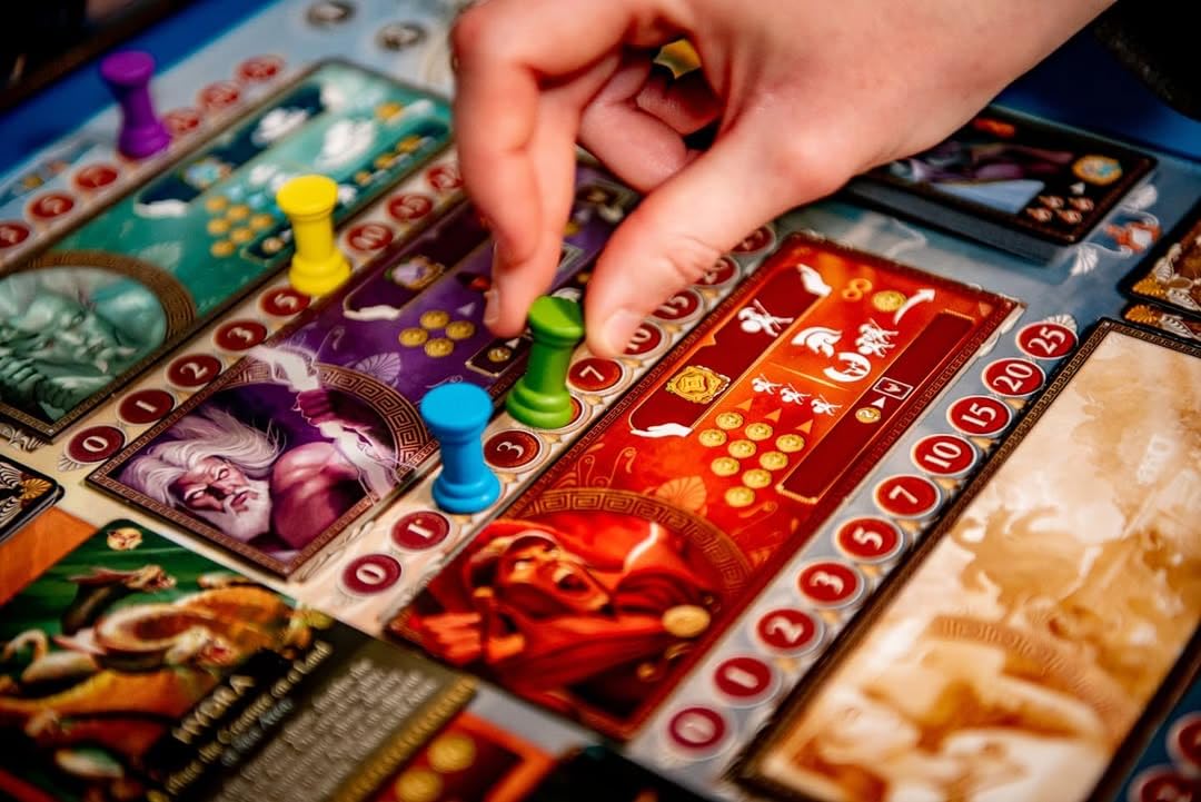 Hachette Boardgames: Cyclades | Epic Mythological Strategy Game for 2-6 Players | 60-90 Minutes