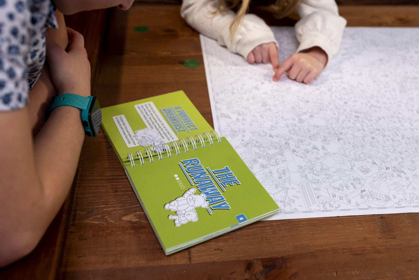 Hachette Boardgames MicroMacro Kids: Crazy City Park | Cooperative Detective Game for Kids Aged 6–8 | 1–4 Players | 10–30 Min