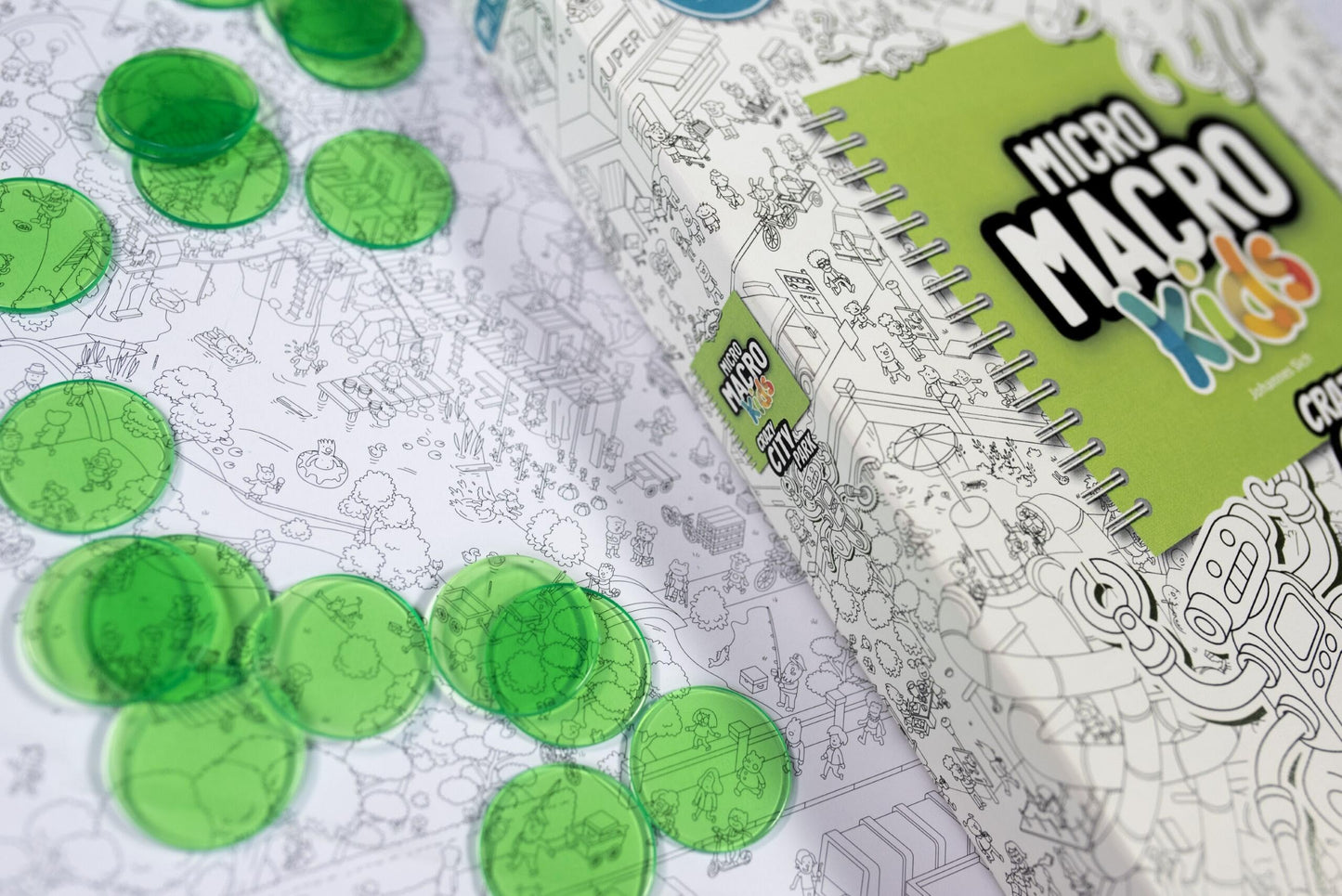 Hachette Boardgames MicroMacro Kids: Crazy City Park | Cooperative Detective Game for Kids Aged 6–8 | 1–4 Players | 10–30 Min