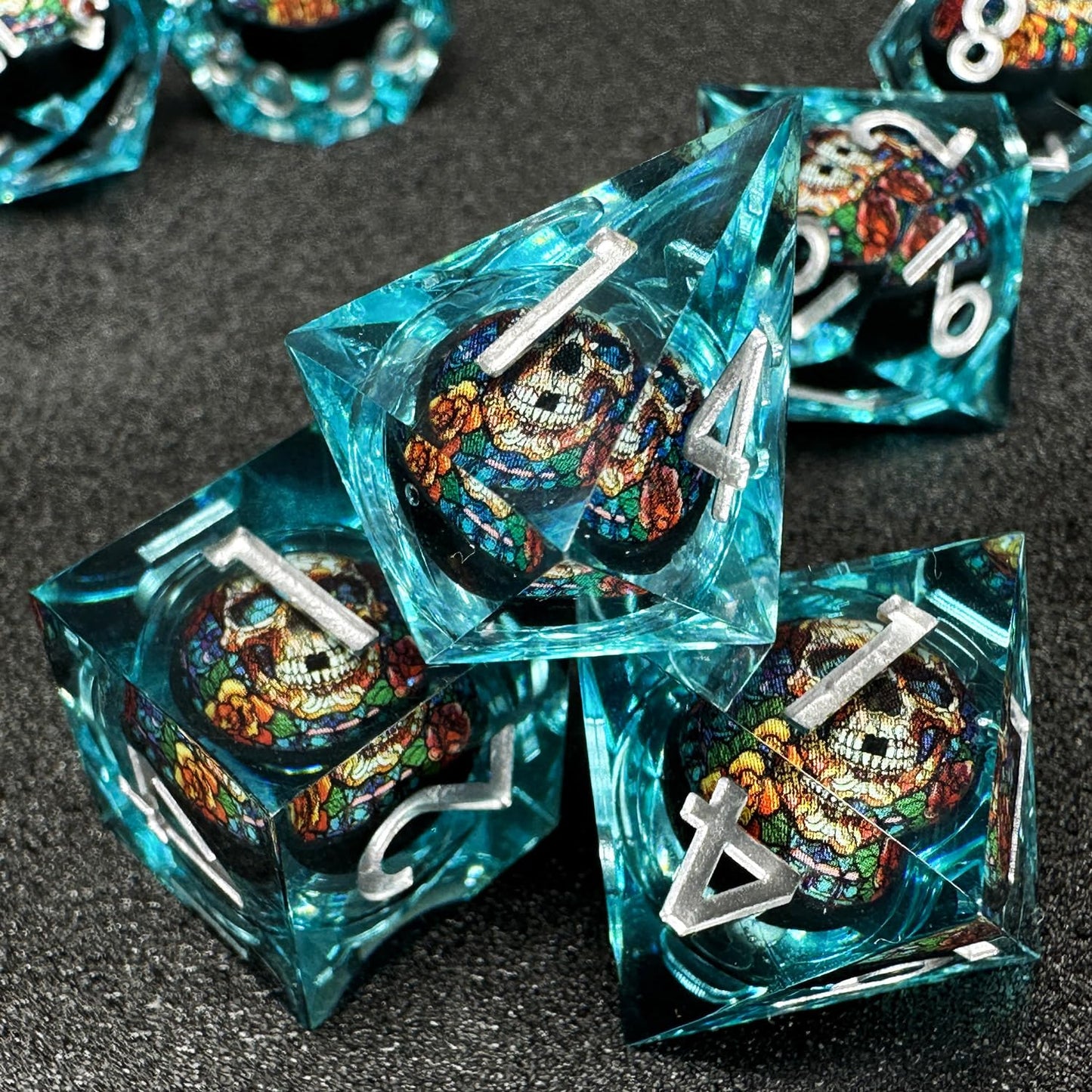 HAOMEJA Skull D&D Dice Set – 7 Resin Dice, Sharp Edges