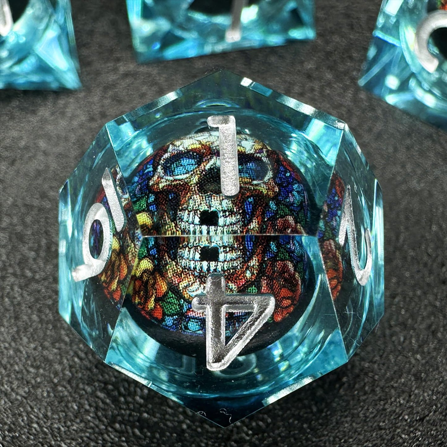HAOMEJA Skull D&D Dice Set – 7 Resin Dice, Sharp Edges