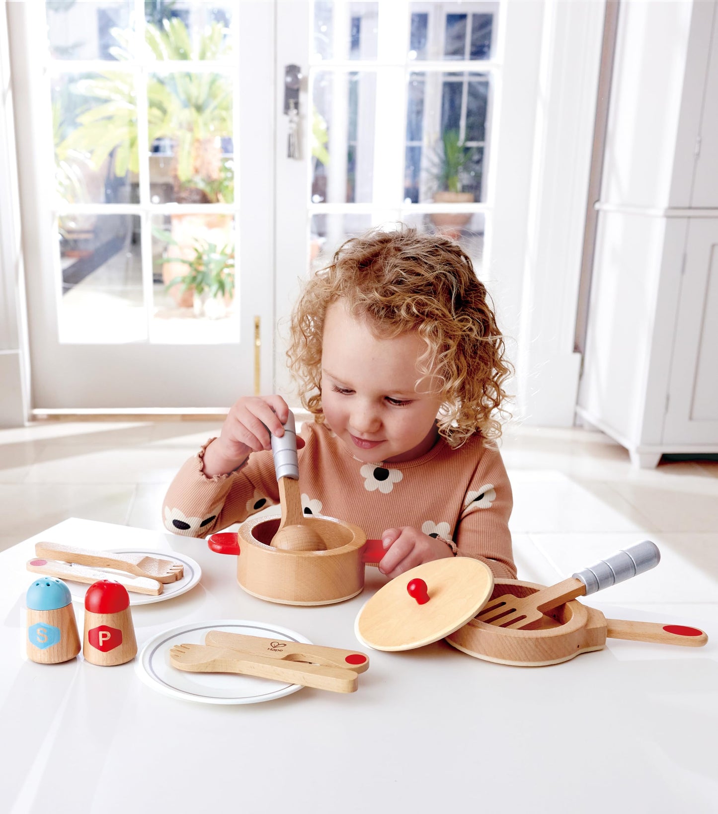 Hape Cook & Serve Set – 13-Piece Wooden Pretend Play Cooking Set