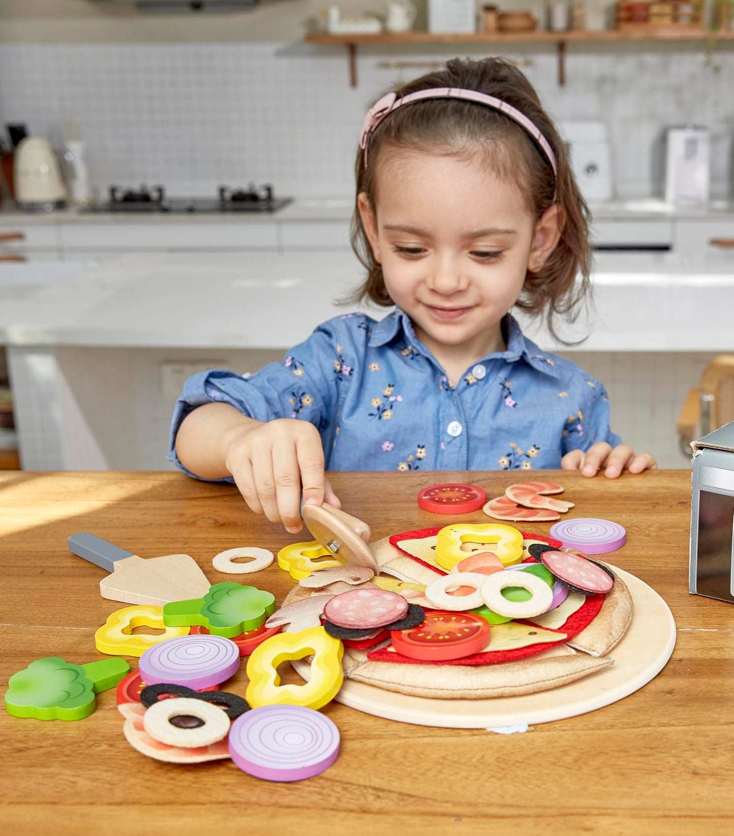Hape Perfect Pizza Wooden Playset – 2-in-1 Pizza Oven & Delivery Box | 29 pcs | Ages 3+