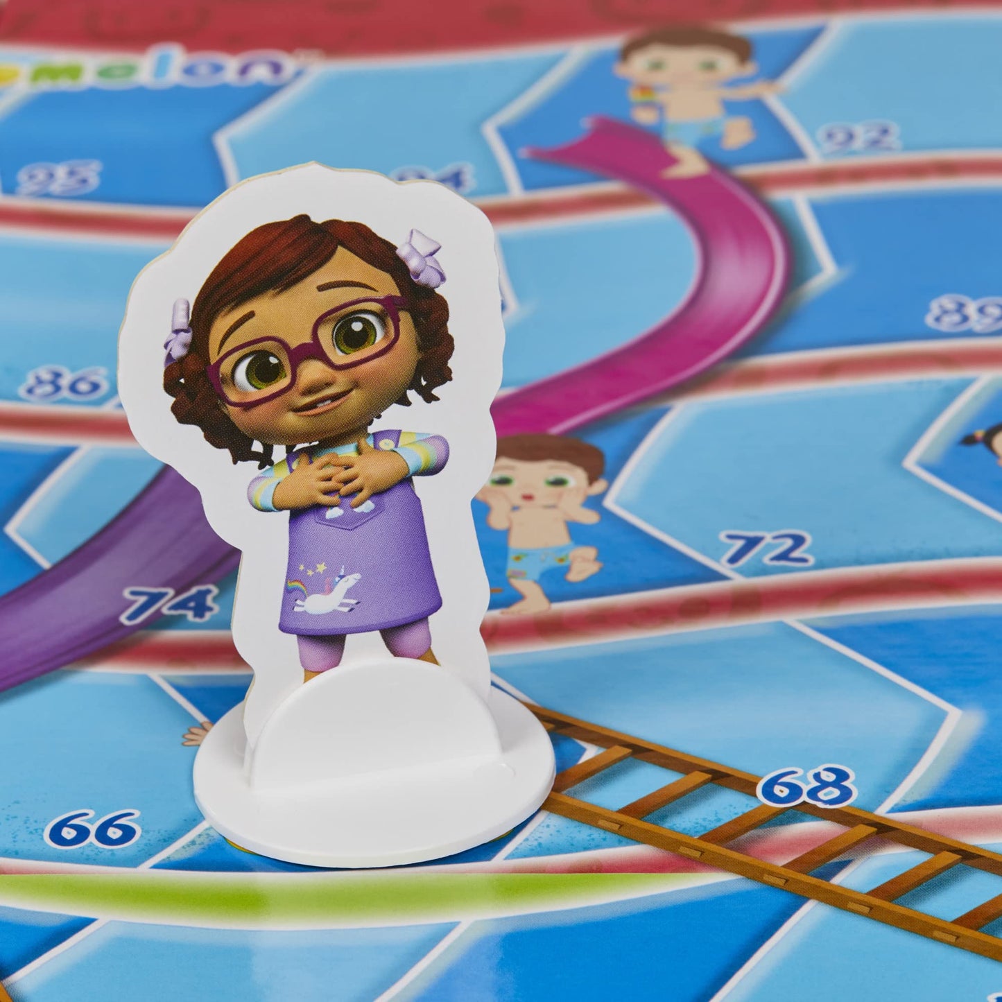 Hasbro Gaming Chutes and Ladders: CoComelon Edition – Amazon Exclusive, 2-4 Players, Ages 3+