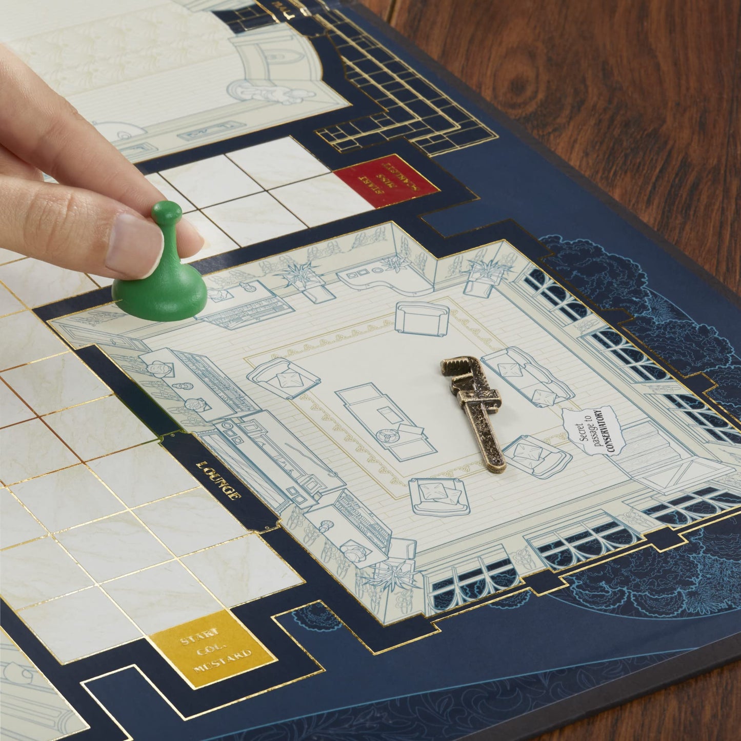 Hasbro Gaming Clue Signature Collection – Premium Family Board Game for 2-6 Players