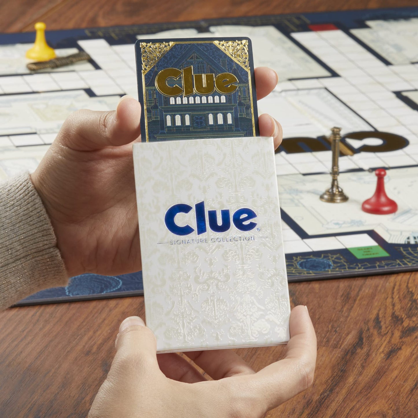 Hasbro Gaming Clue Signature Collection – Premium Family Board Game for 2-6 Players