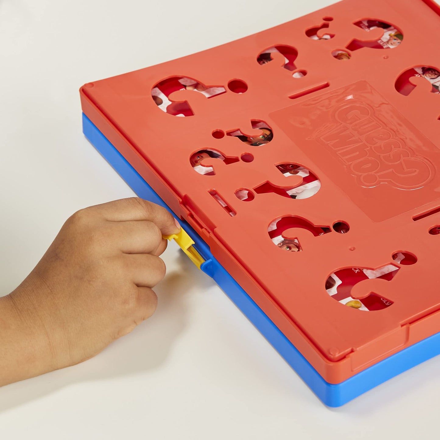 Hasbro Gaming Guess Who? Original – Easy-Load Frame, 2-Player Family Game (Ages 6+)
