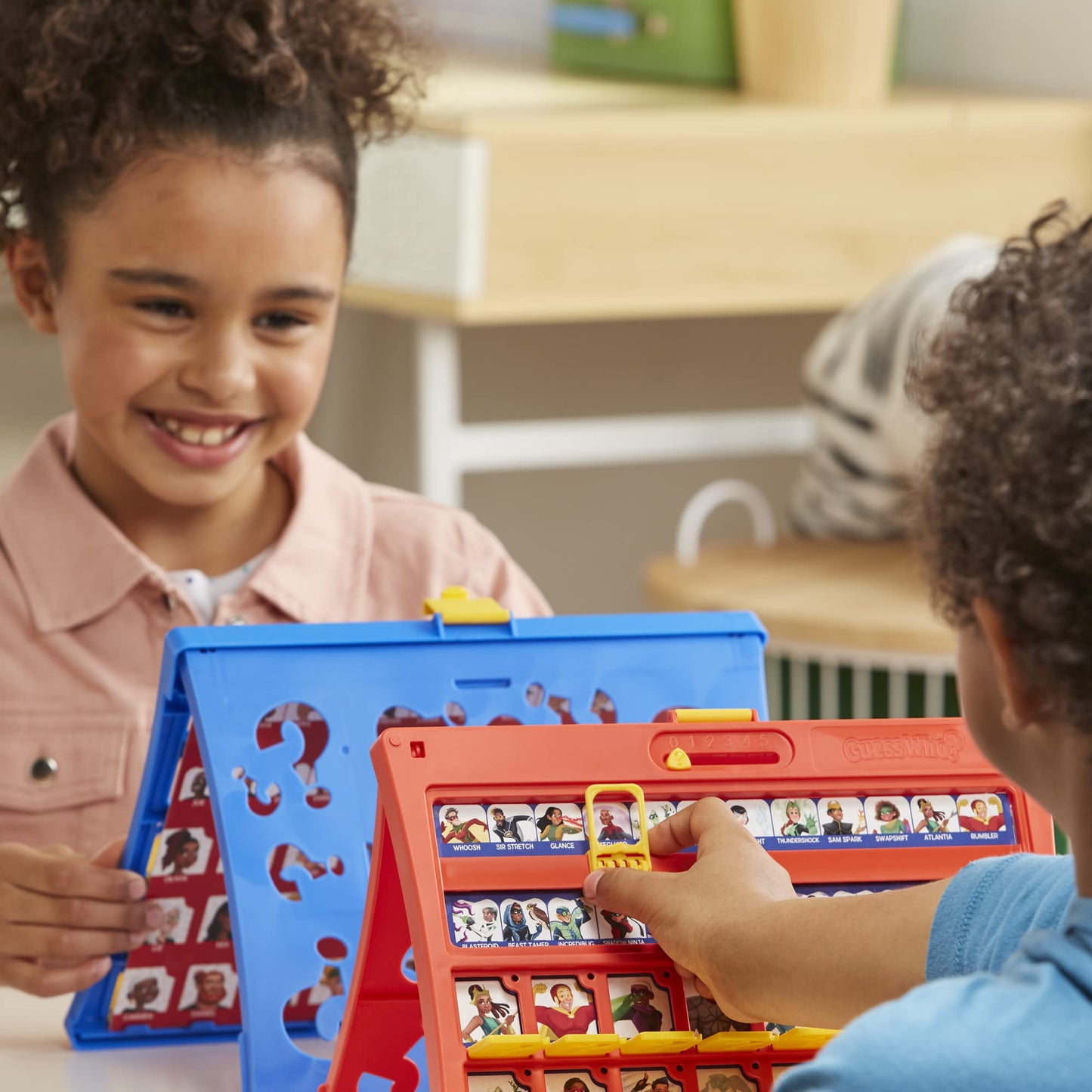 Hasbro Gaming Guess Who? Original – Easy-Load Frame, 2-Player Family Game (Ages 6+)