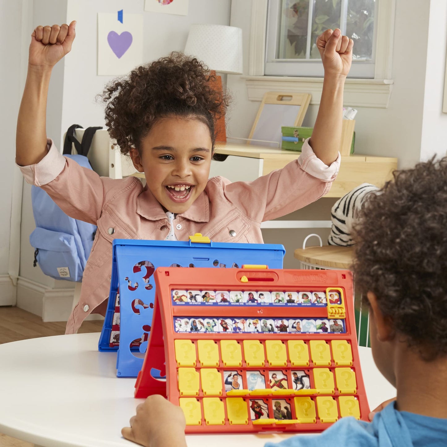 Hasbro Gaming Guess Who? Original – Easy-Load Frame, 2-Player Family Game (Ages 6+)