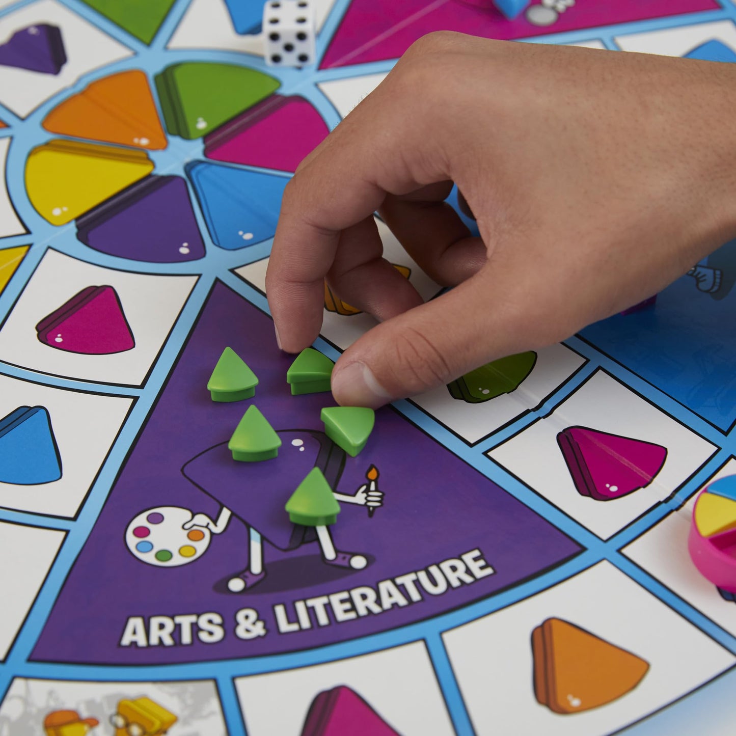 Hasbro Gaming Trivial Pursuit Family Edition - Family Trivia Game with 1,400+ Questions