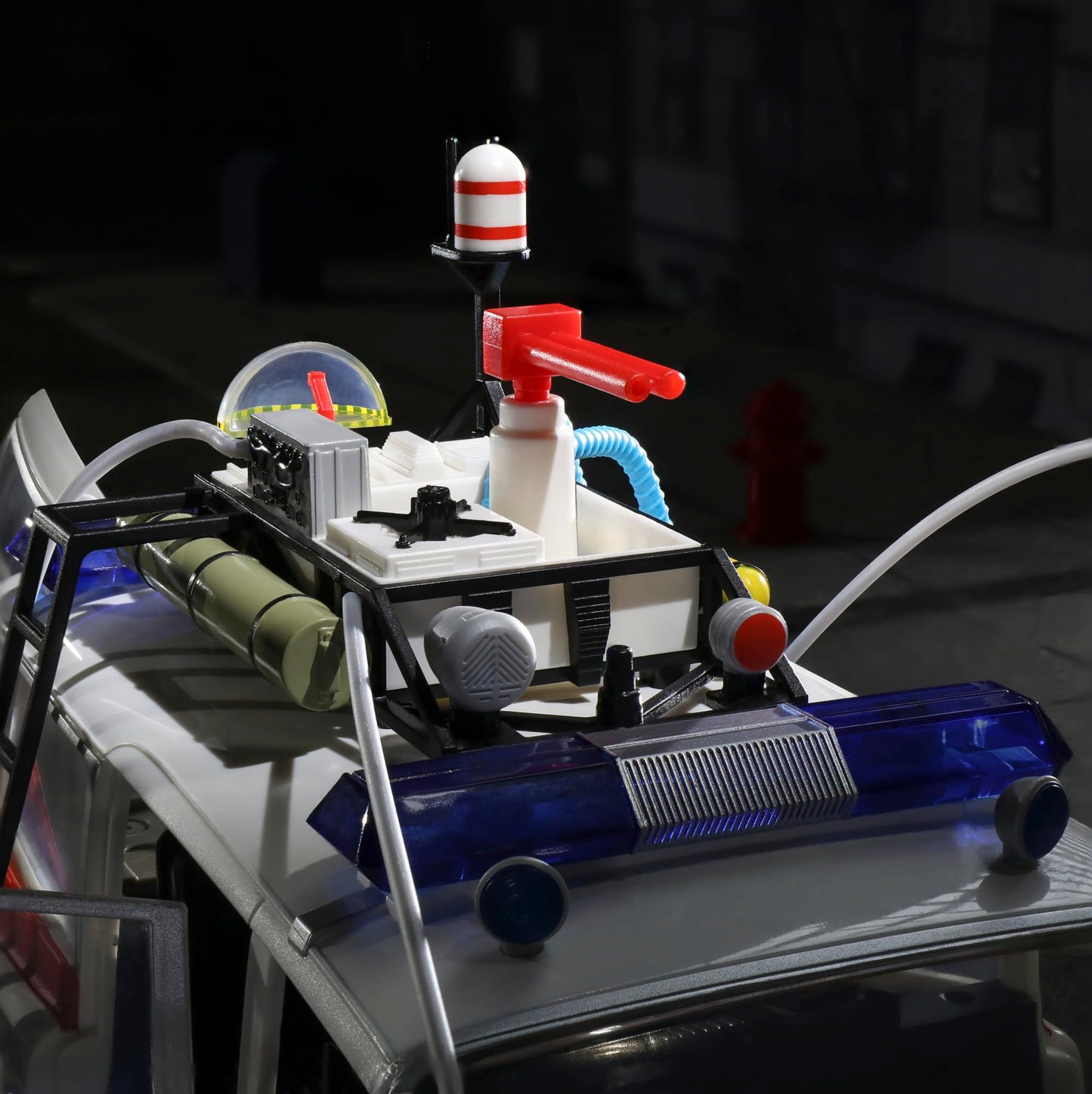 Hasbro Ghostbusters Plasma Series Ecto-1 (1984) 1:18 Scale Toy Car - Amazon Exclusive