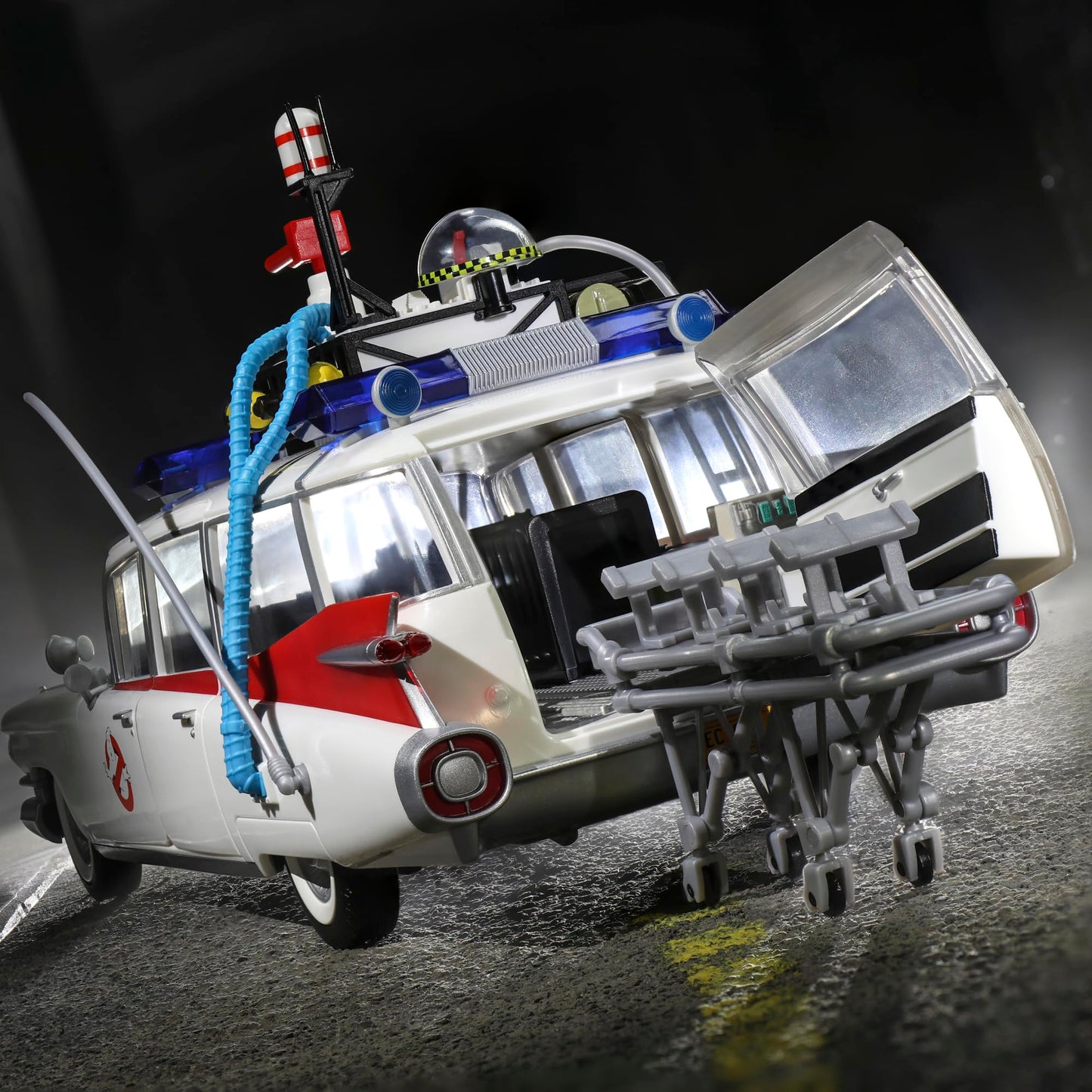 Hasbro Ghostbusters Plasma Series Ecto-1 (1984) 1:18 Scale Toy Car - Amazon Exclusive