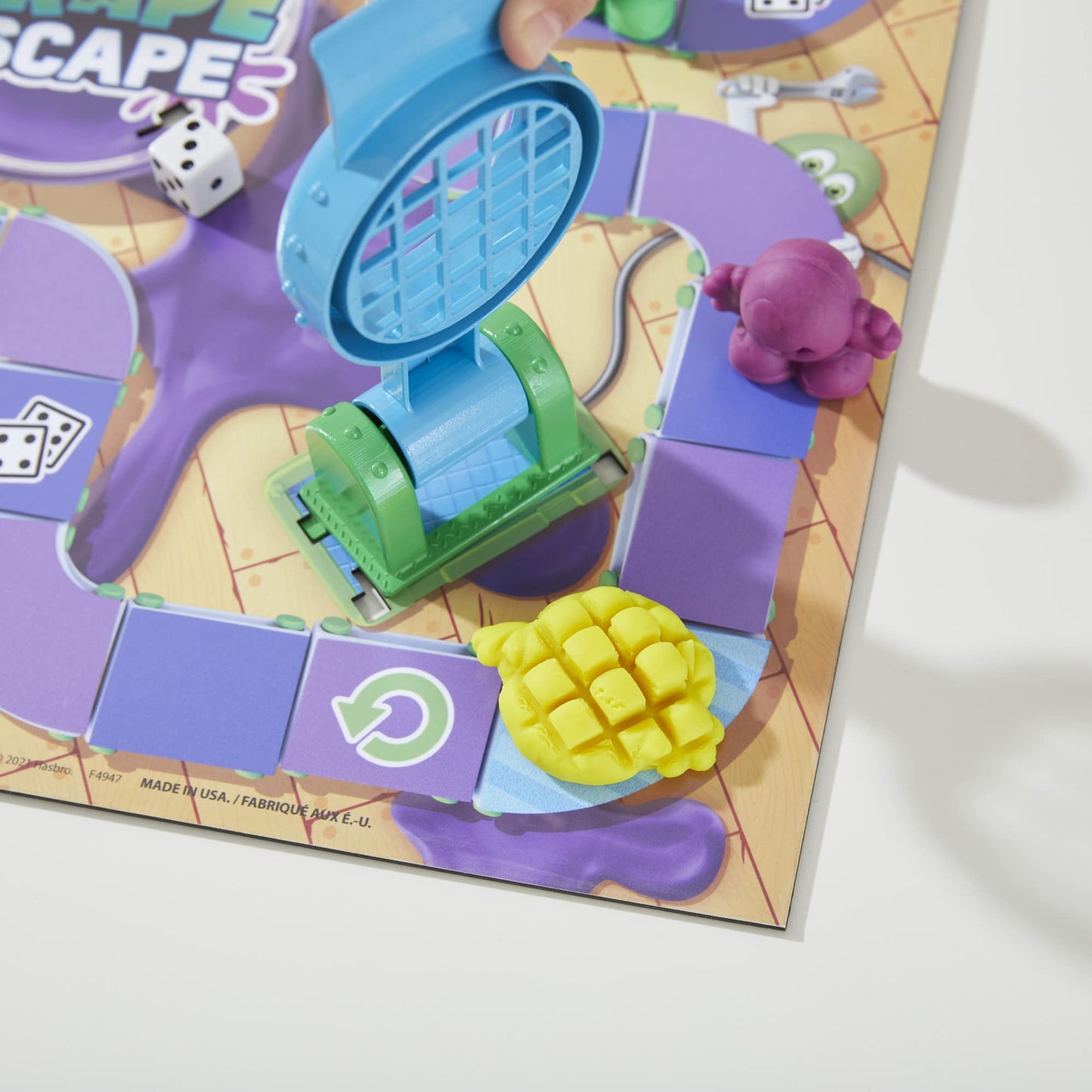 Hasbro Gaming Grape Escape Board Game for Kids 5+ | Family Fun with Modeling Compound