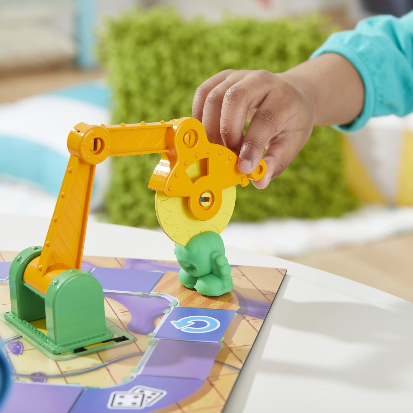 Hasbro Gaming Grape Escape Board Game for Kids 5+ | Family Fun with Modeling Compound