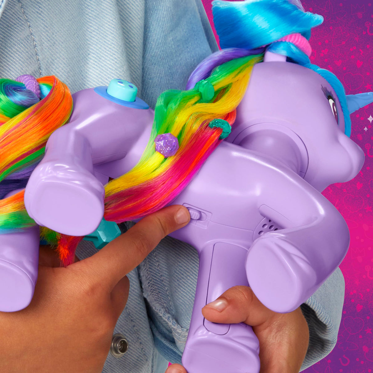 Hasbro My Little Pony Rainbow Styles Izzy Moonbow – Hair Styling Figure with Sounds