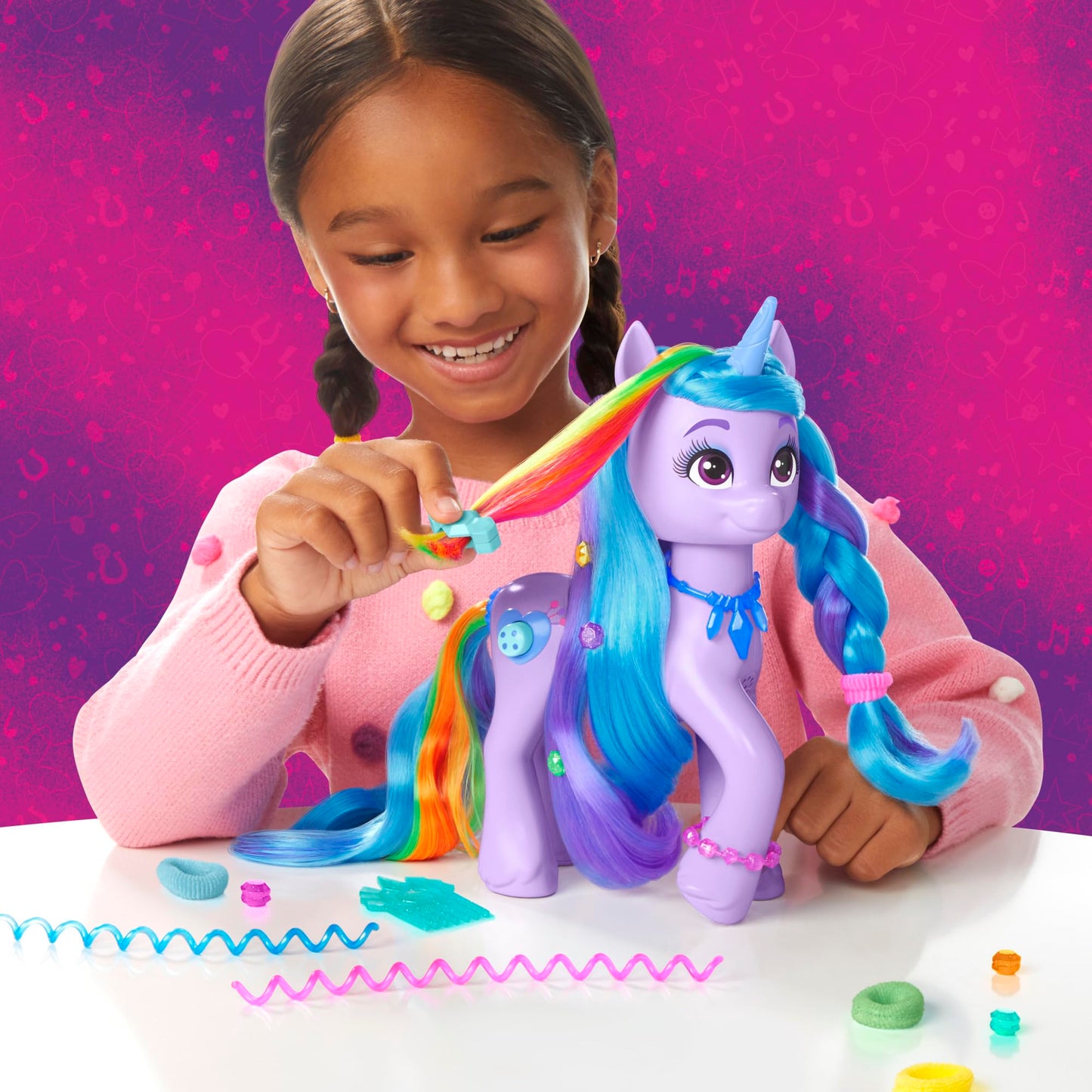 Hasbro My Little Pony Rainbow Styles Izzy Moonbow – Hair Styling Figure with Sounds
