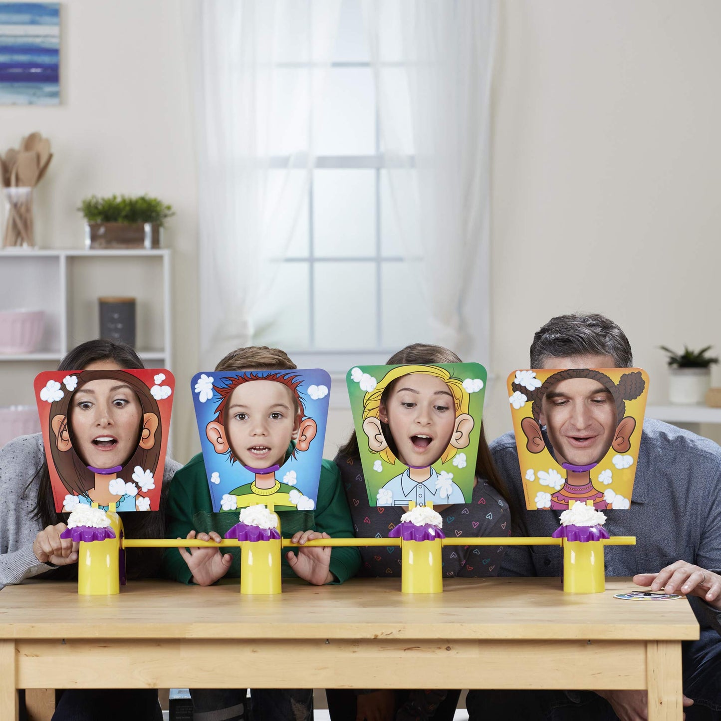 Hasbro Pie Face Game – Fun Family Party Game with Chain Reaction Mode