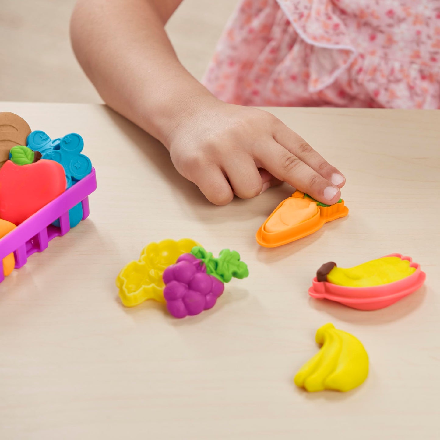 Hasbro Play-Doh Farmer's Market Kitchen Playset – 28 Accessories, 11 Colors | Preschool Toys