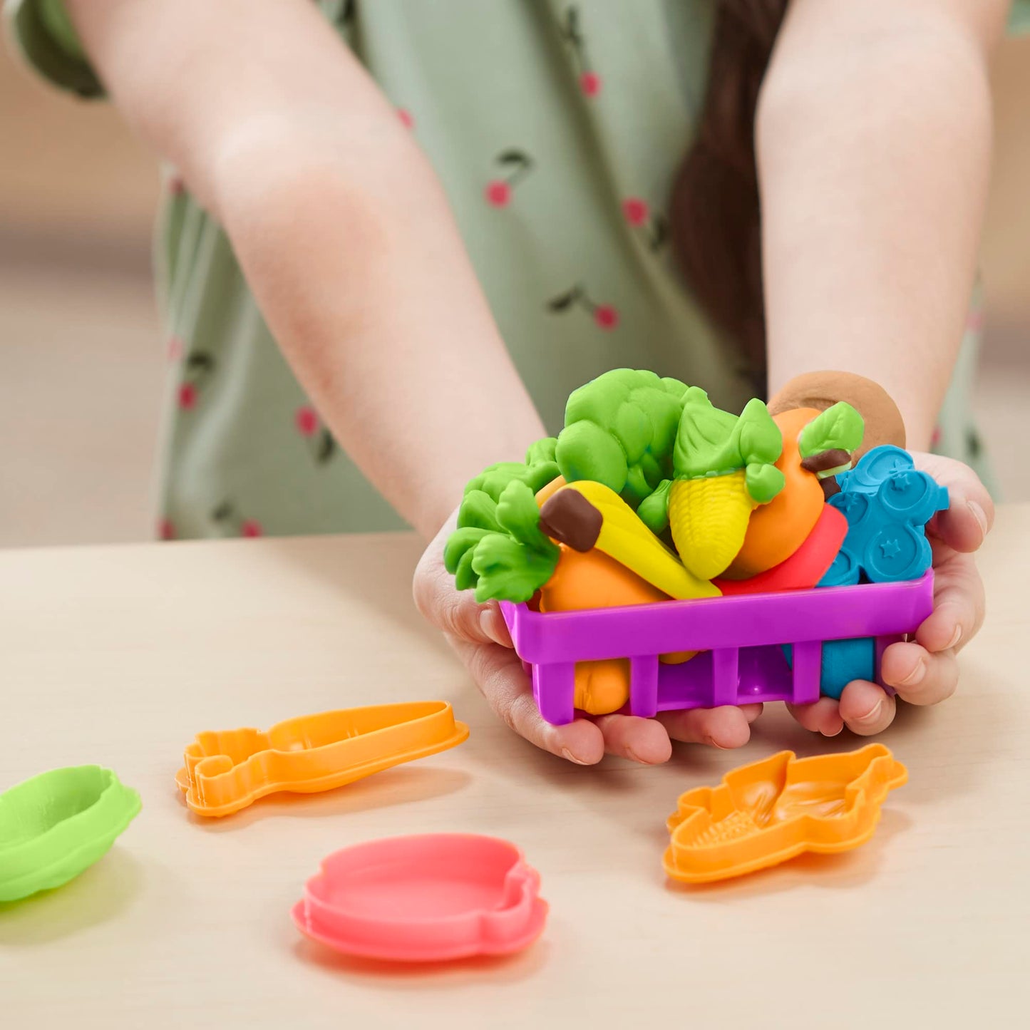 Hasbro Play-Doh Farmer's Market Kitchen Playset – 28 Accessories, 11 Colors | Preschool Toys