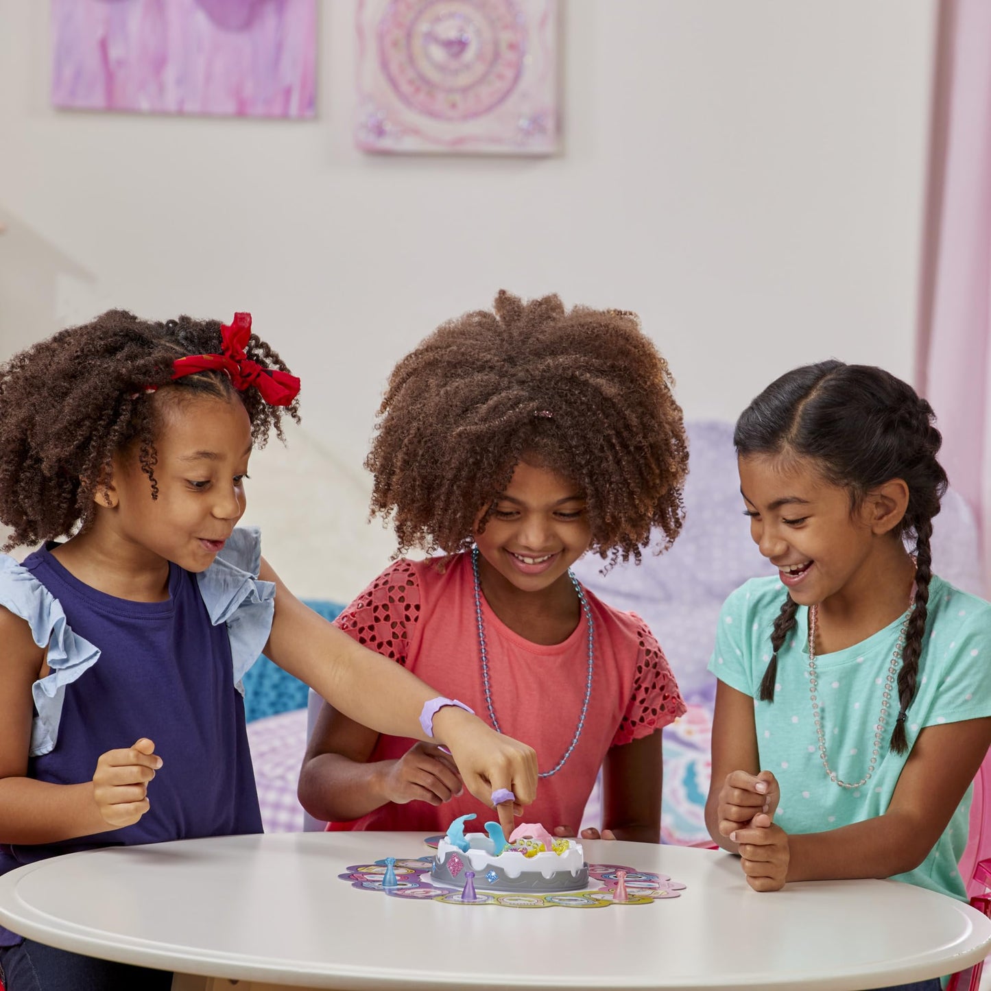 Pretty Pretty Princess Board Game – Classic Jewelry Dress-Up for Kids | Hasbro
