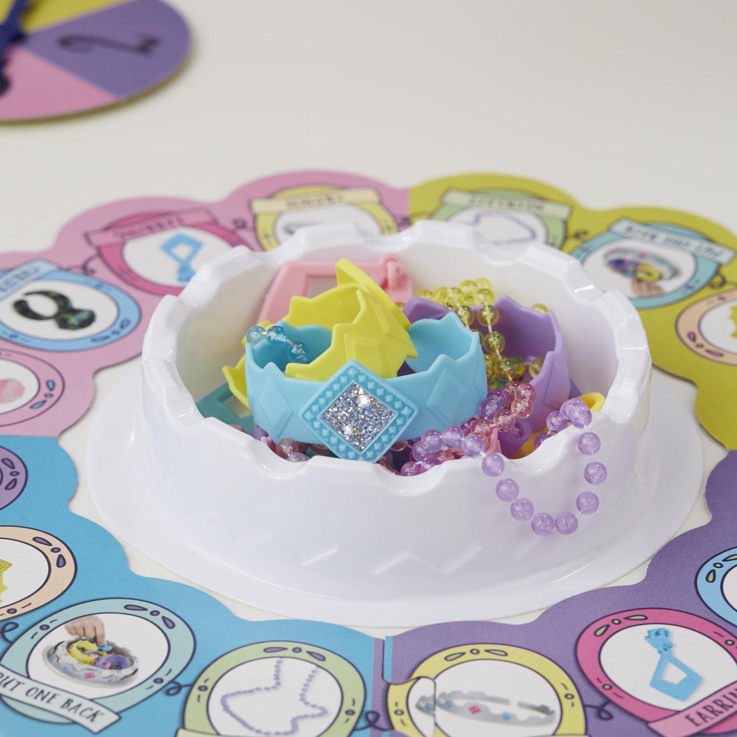 Pretty Pretty Princess Board Game – Classic Jewelry Dress-Up for Kids | Hasbro