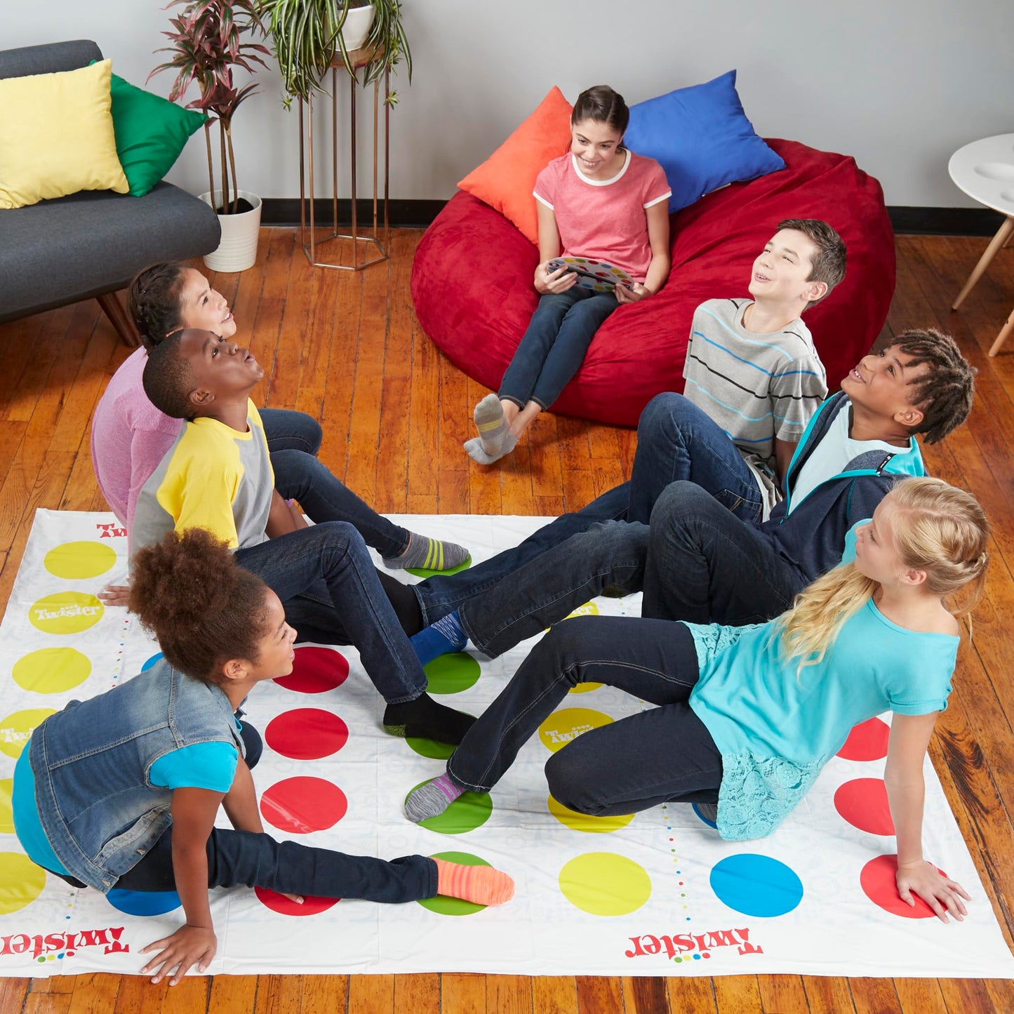 Hasbro Gaming Twister Ultimate: Bigger Mat, More Colored Spots | Family Party Game 6+ | Alexa Compatible (Amazon Exclusive)