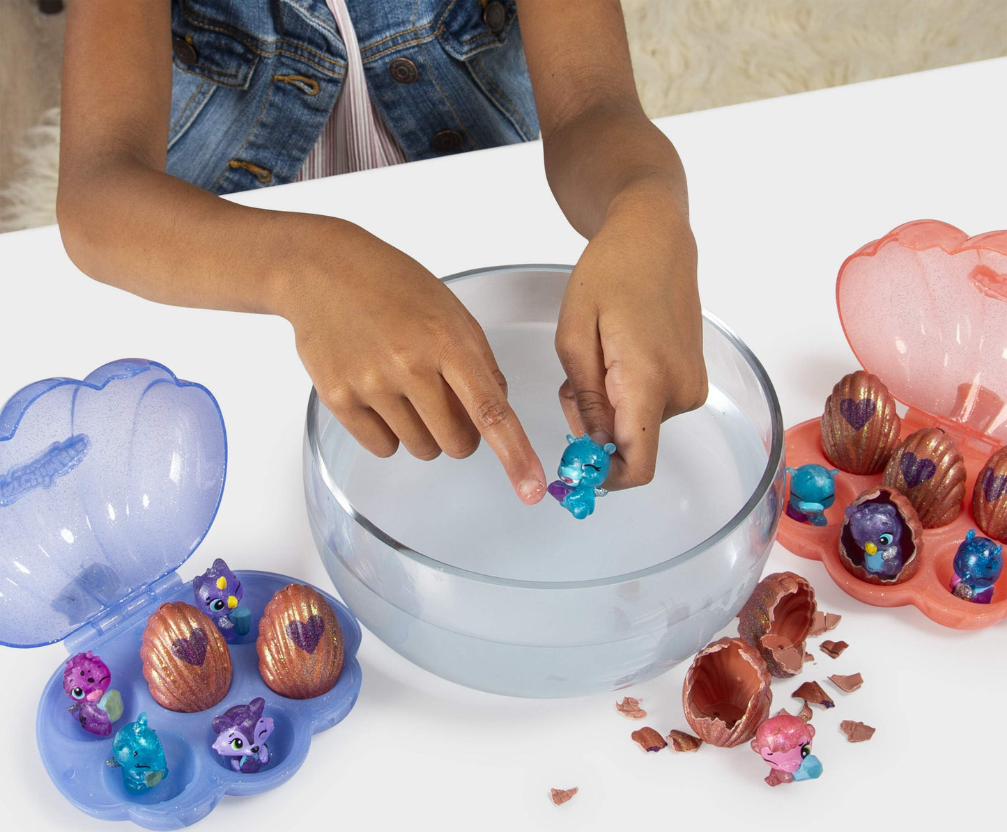 Hatchimals CollEGGtibles Sapphire Springs 6-Pack Shell Carrying Case – Season 5