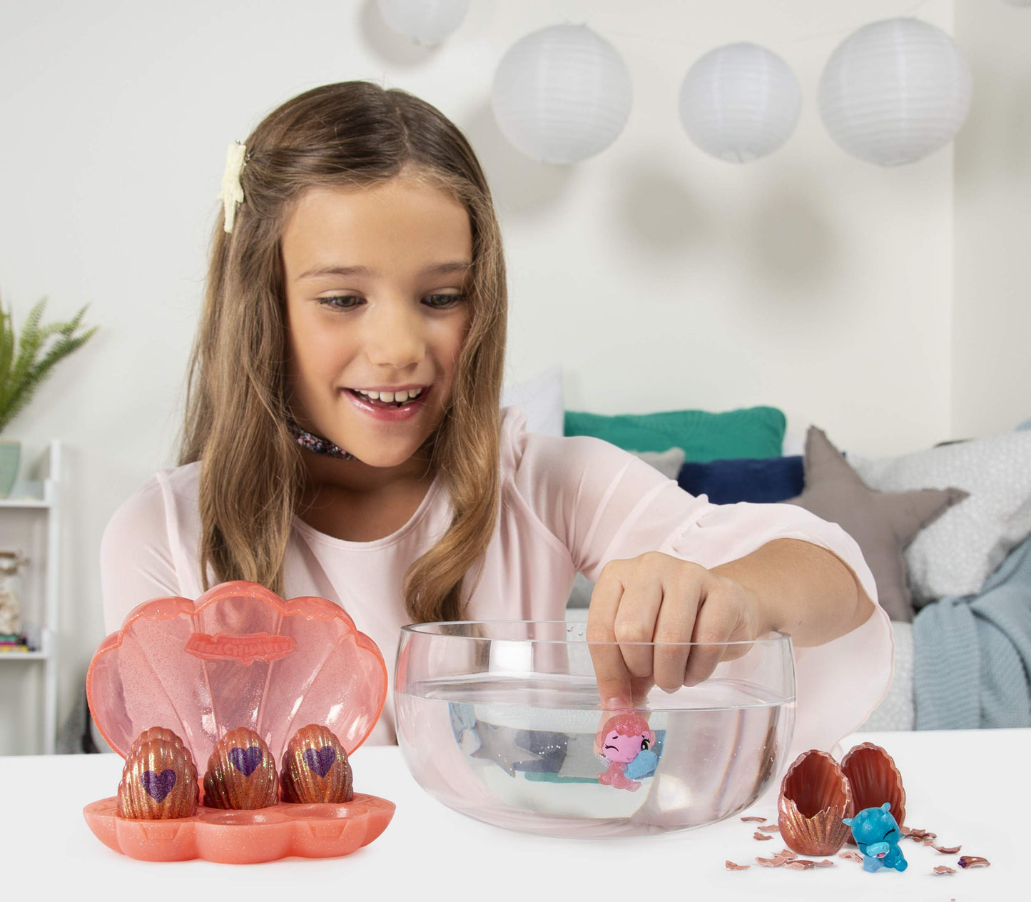 Hatchimals CollEGGtibles Sapphire Springs 6-Pack Shell Carrying Case – Season 5