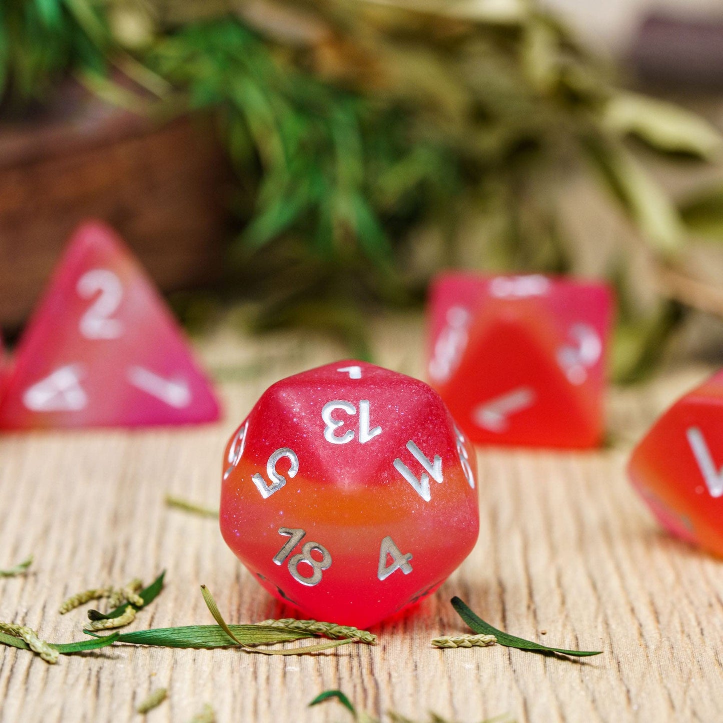 HDdais Lesbian-Pride 7PCS DND Dice Set | Resin Flag D&D Dice for RPGs