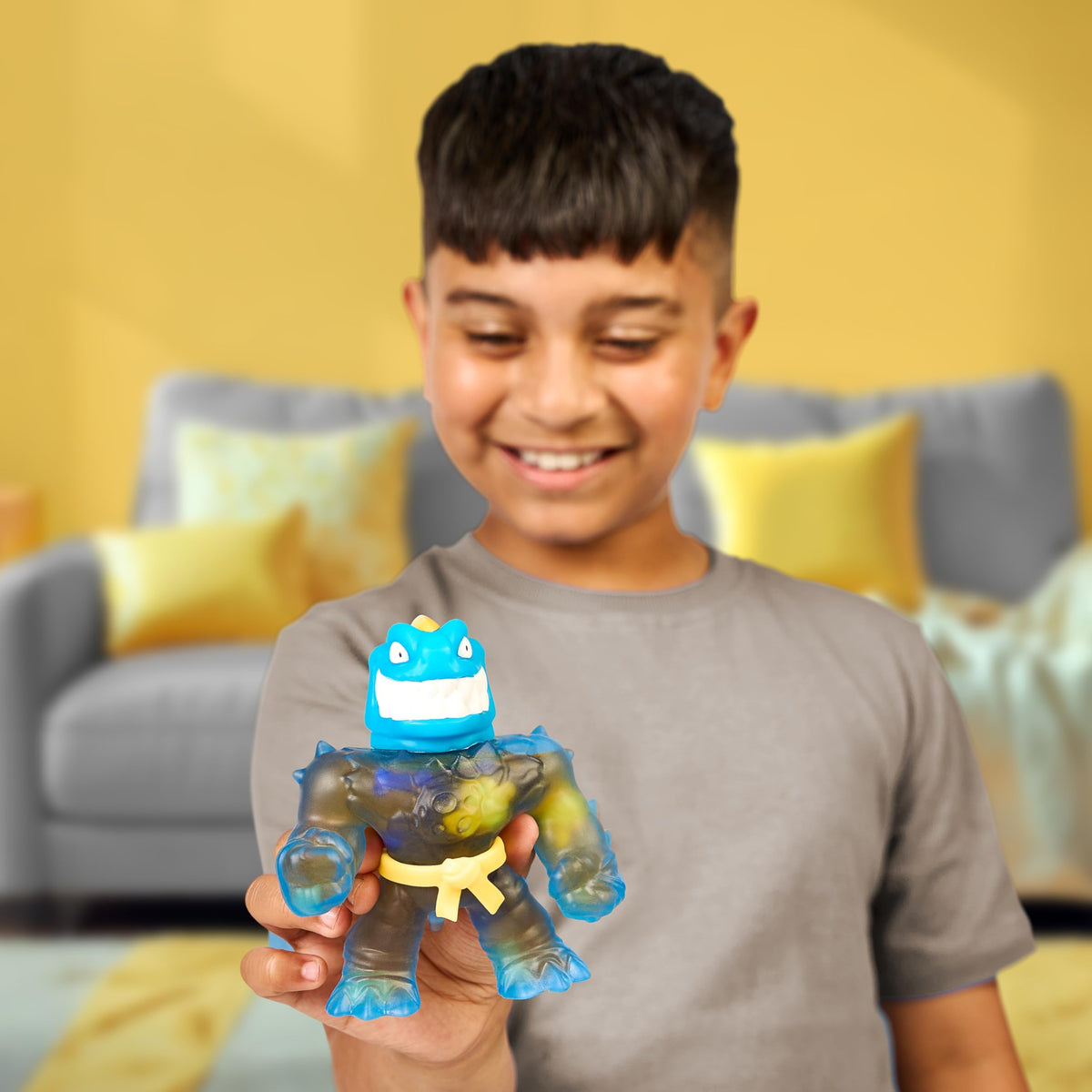 Heroes of Goo Jit Zu Tyro Hero Creator – Glow-in-The-Dark Mix, Fill & Create Figure