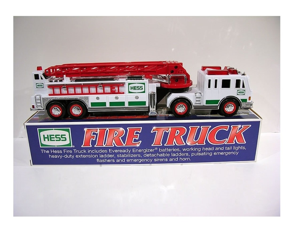 HESS CORP – HESS 2000 FIRETRUCK: Interactive Ladder, Lights & Sounds