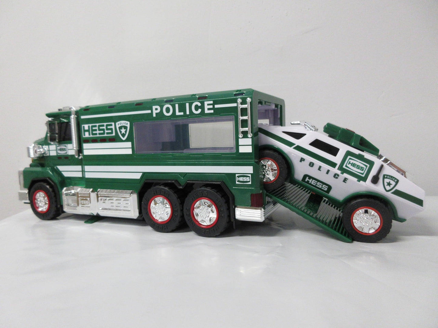 Hess Toy Truck 2023 Police Truck & Cruiser – Chrome Lights & Sounds