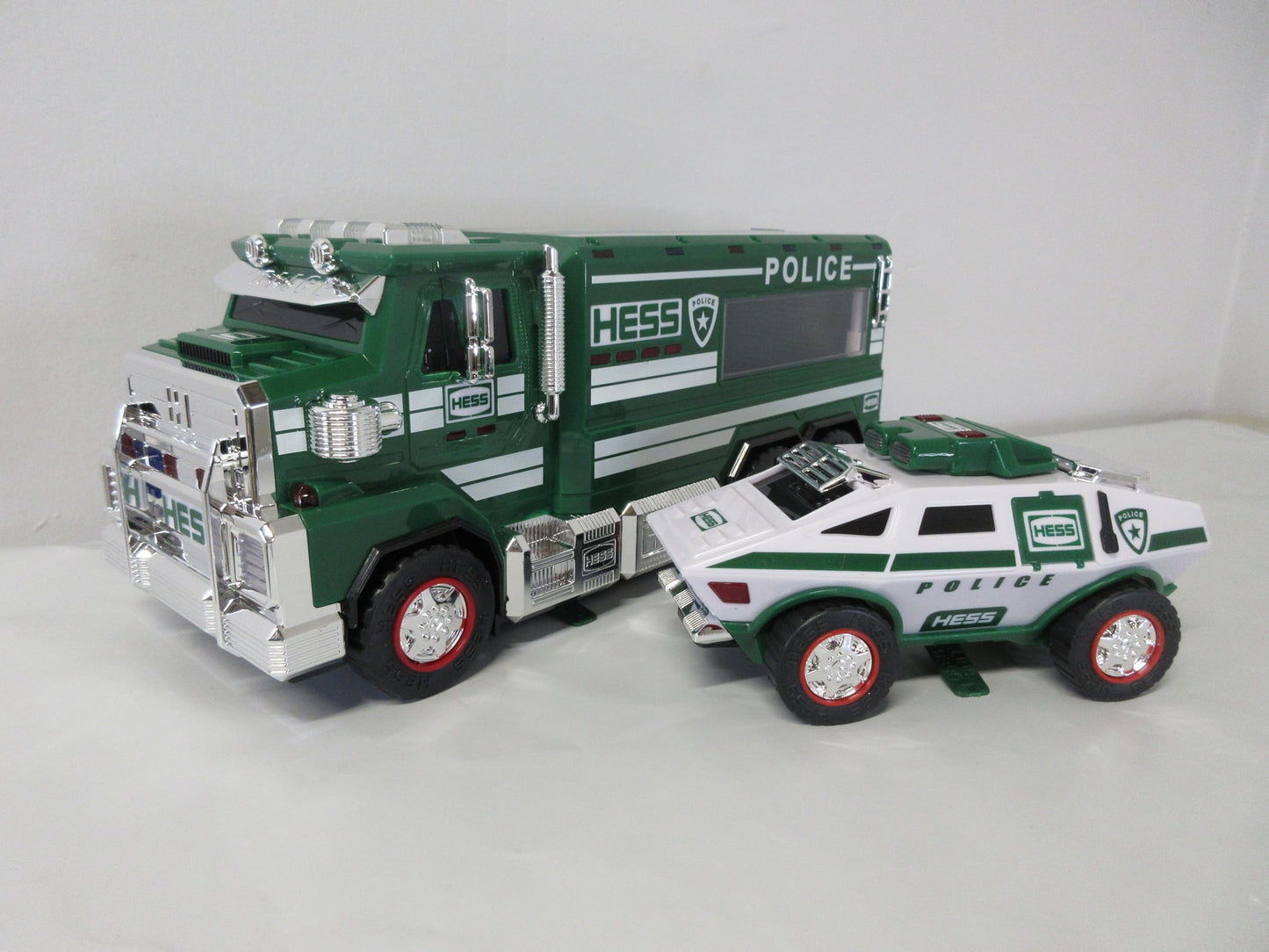 Hess Toy Truck 2023 Police Truck & Cruiser – Chrome Lights & Sounds