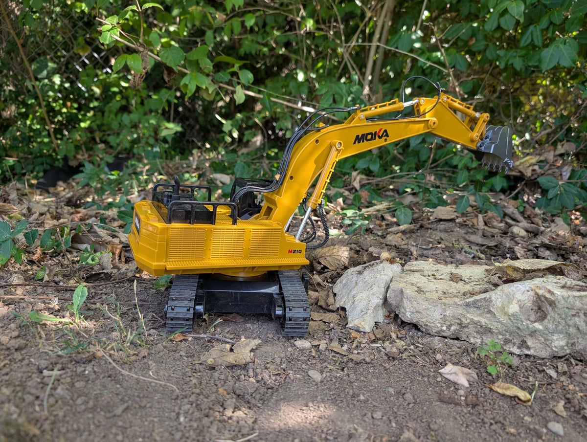 Highmall RC Excavator Toy - 11-Channel, 680° Rotation, Dual 1200mAh