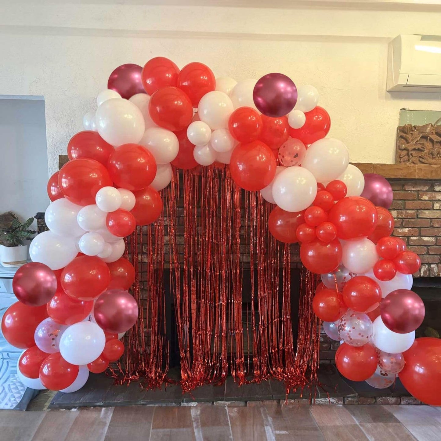 Hilavo Red Balloons Set – 35pcs, 12-inch, Metallic & Confetti for Weddings & Parties
