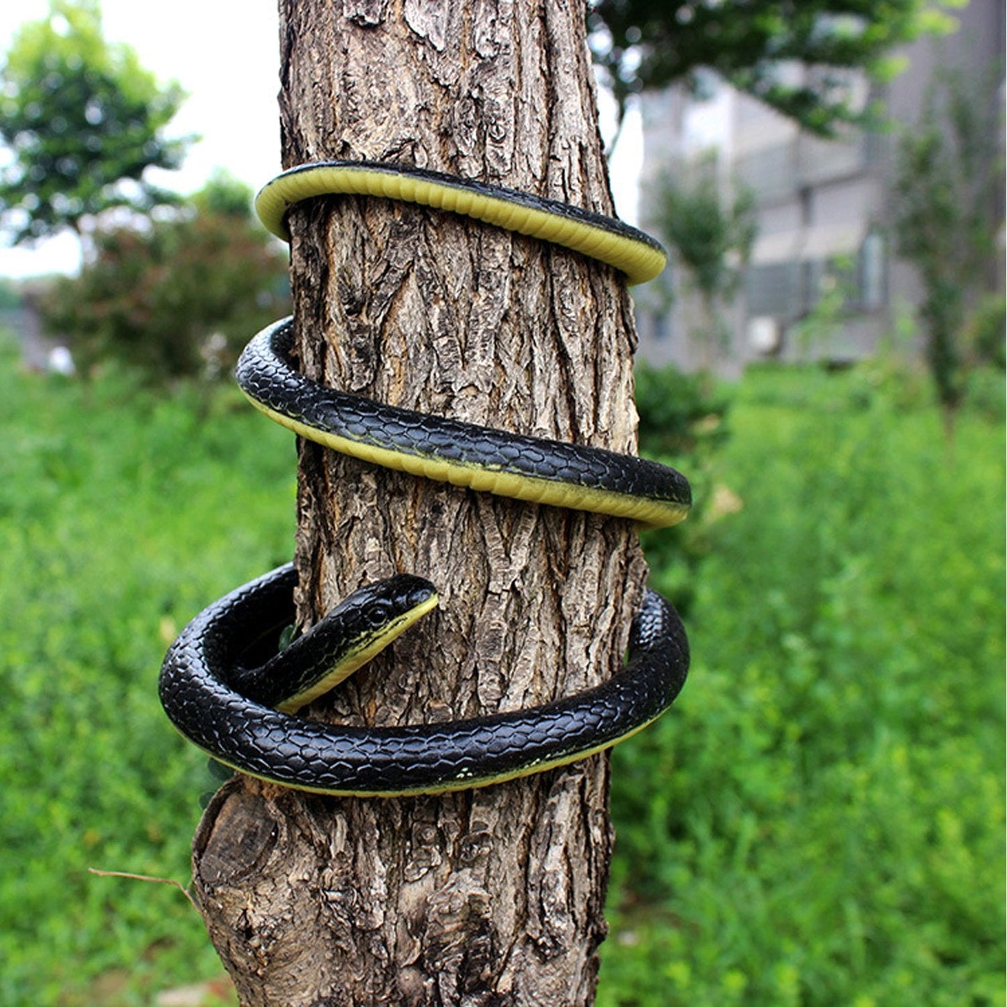 Homdipoo Realistic 49-Inch Black Rubber Snake Toy for Pranks and Decor