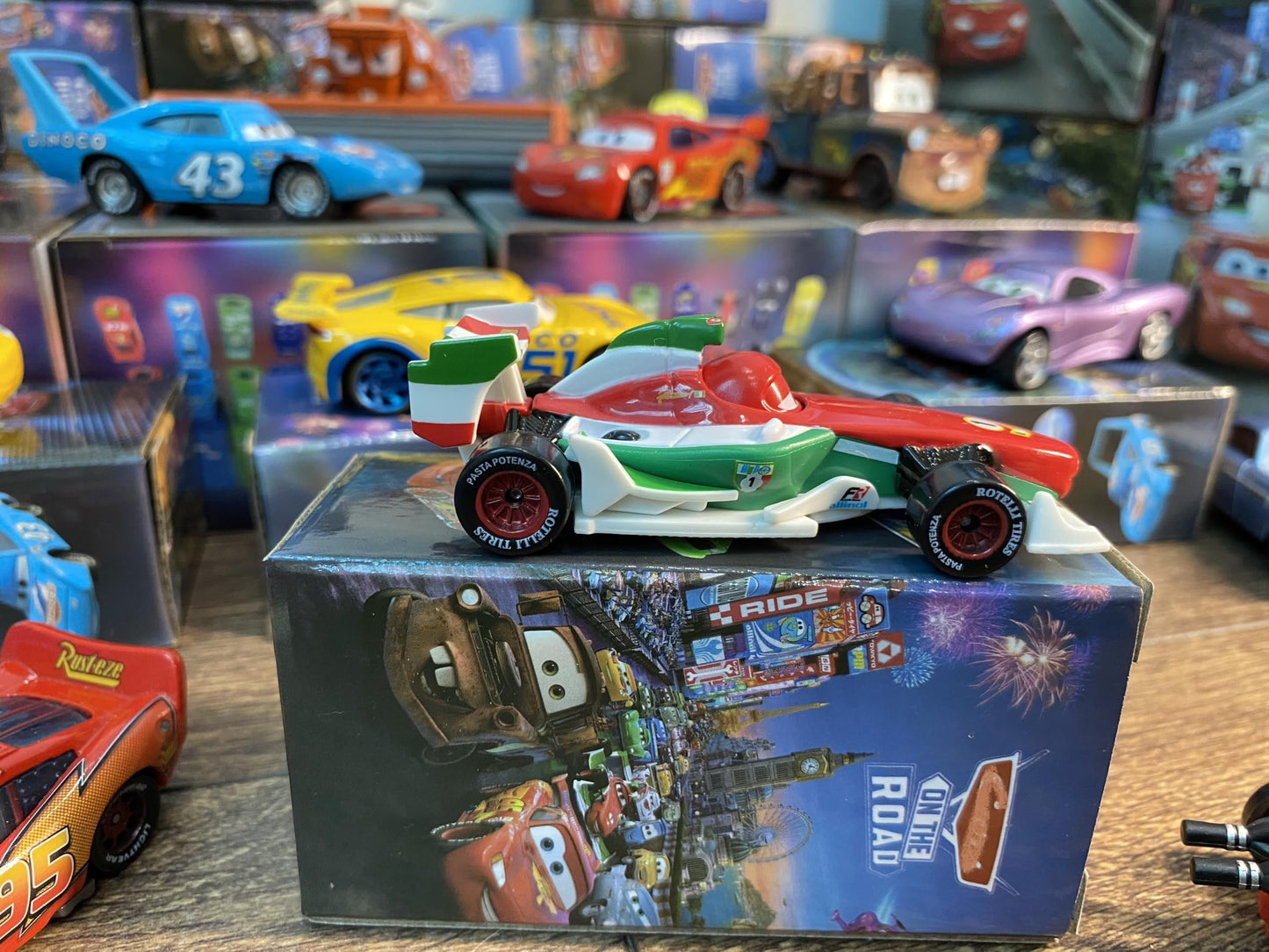 HOMETEAM SP Francesco Die-Cast Car 1:55 – Safe Alloy, Gift Box Packaging, 3+ Years