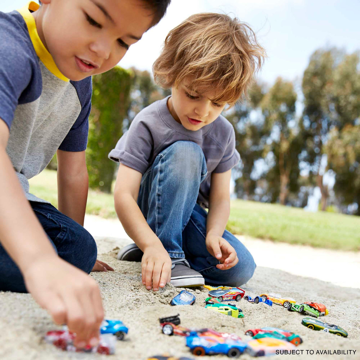 Hot Wheels 10-Car Gift Pack – 1:64 Scale Cars for Kids & Collectors (Amazon Exclusive)