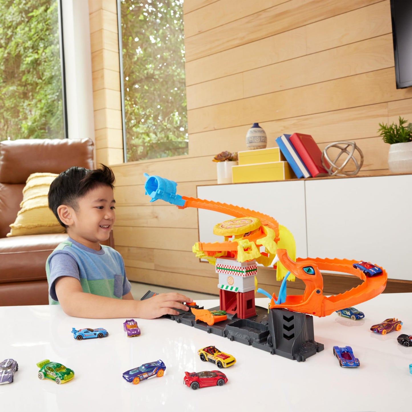Hot Wheels City Pizza Slam Cobra Attack Playset – 1:64 Scale Vehicle