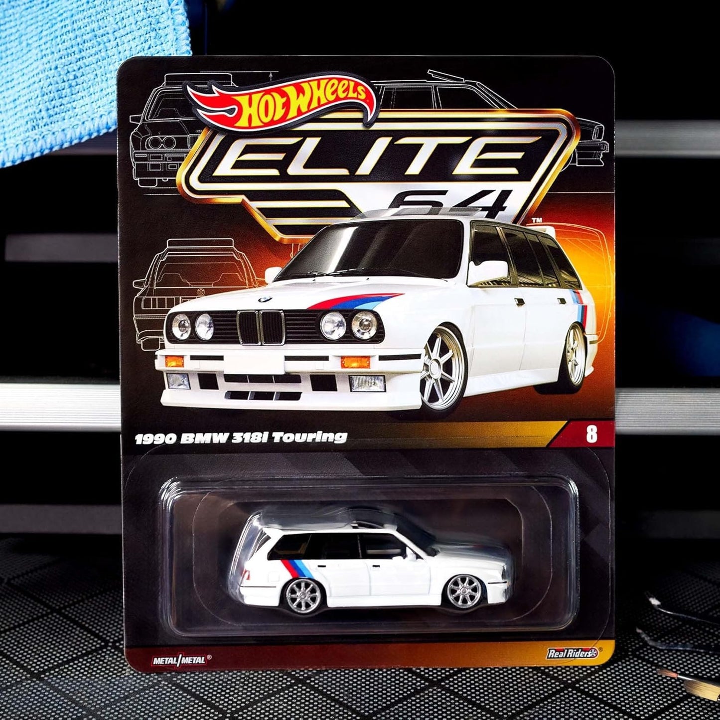Hot Wheels Elite 64: 1990 BMW 318i Touring Collectors Edition