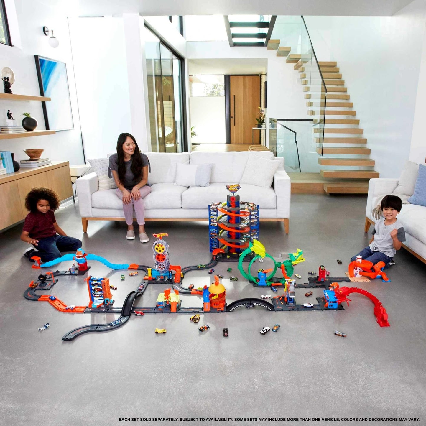 Hot Wheels Track Builder Unlimited Fuel Can Stunt Box – 14-Piece Set + 1:64 Vehicle