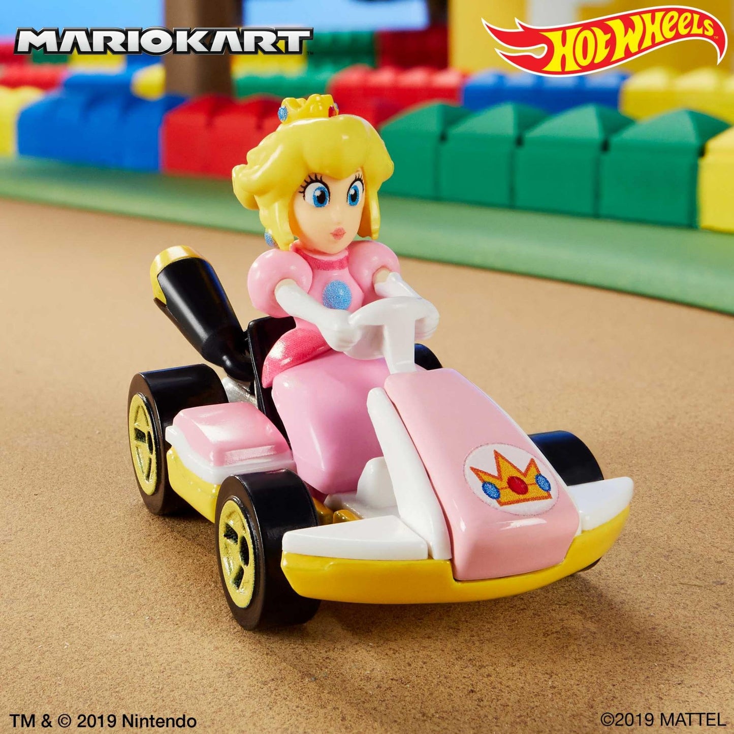 Hot Wheels GBG28 Mario Kart 1:64 Peach Die-Cast Vehicle — Standard Kart