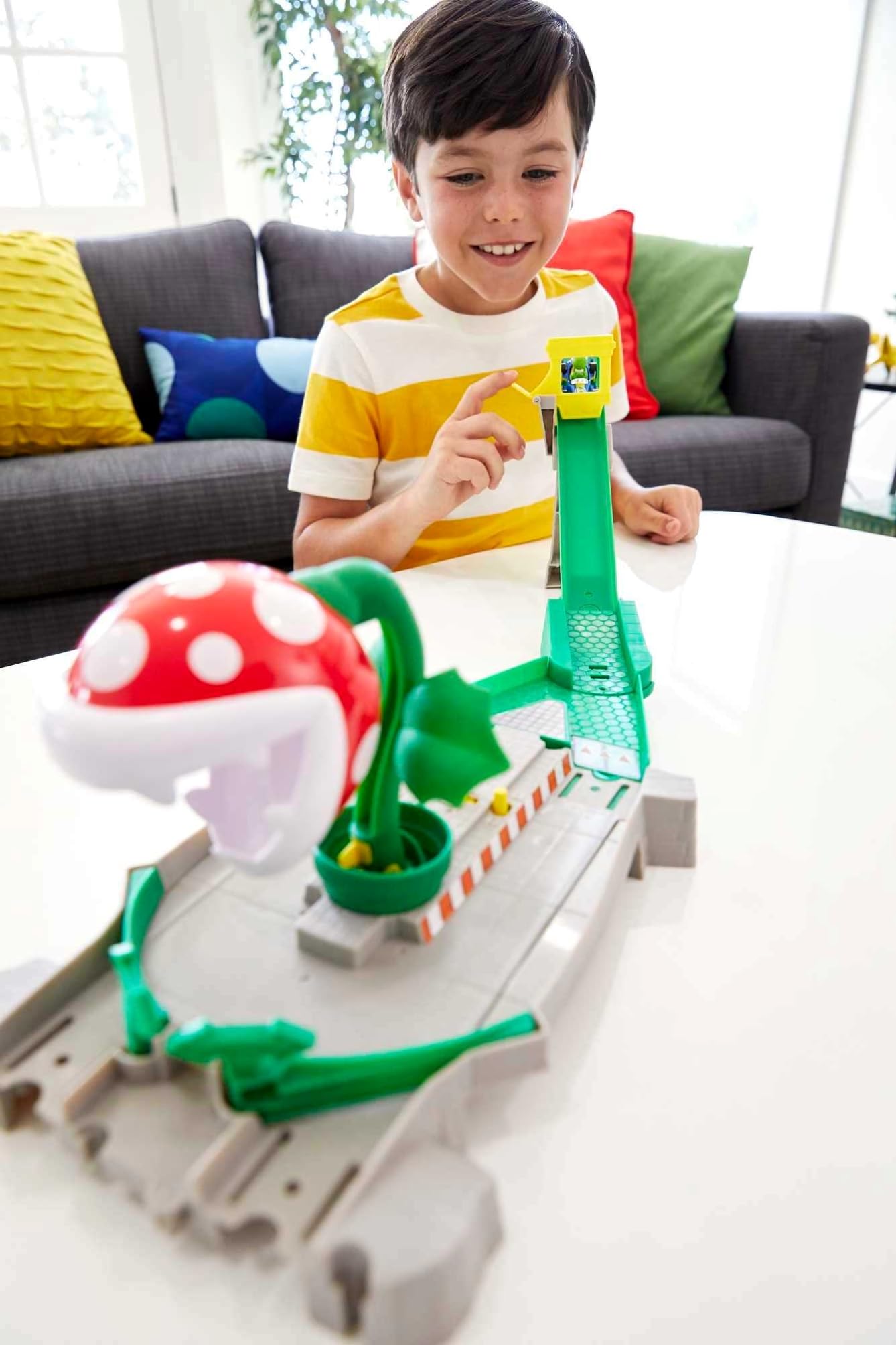 Hot Wheels Mario Kart Track Set & Piranha Plant Slide — First-Appearance Yoshi Kart & Gravity Launcher